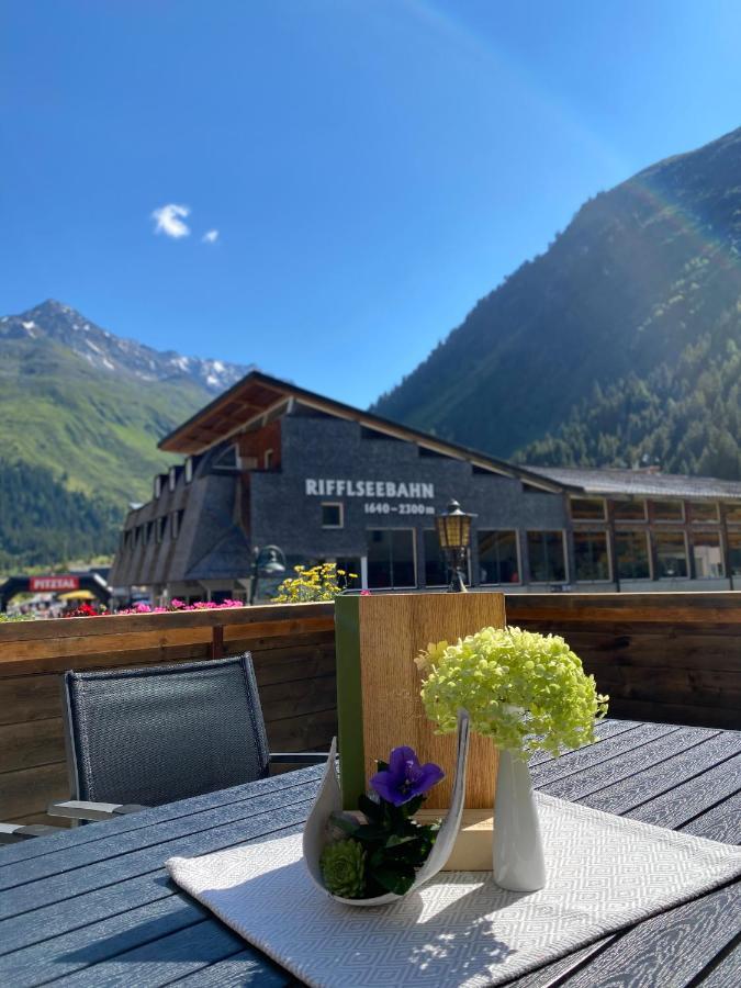 Hotel Zirbenhof Sankt Leonhard im Pitztal Exterior photo