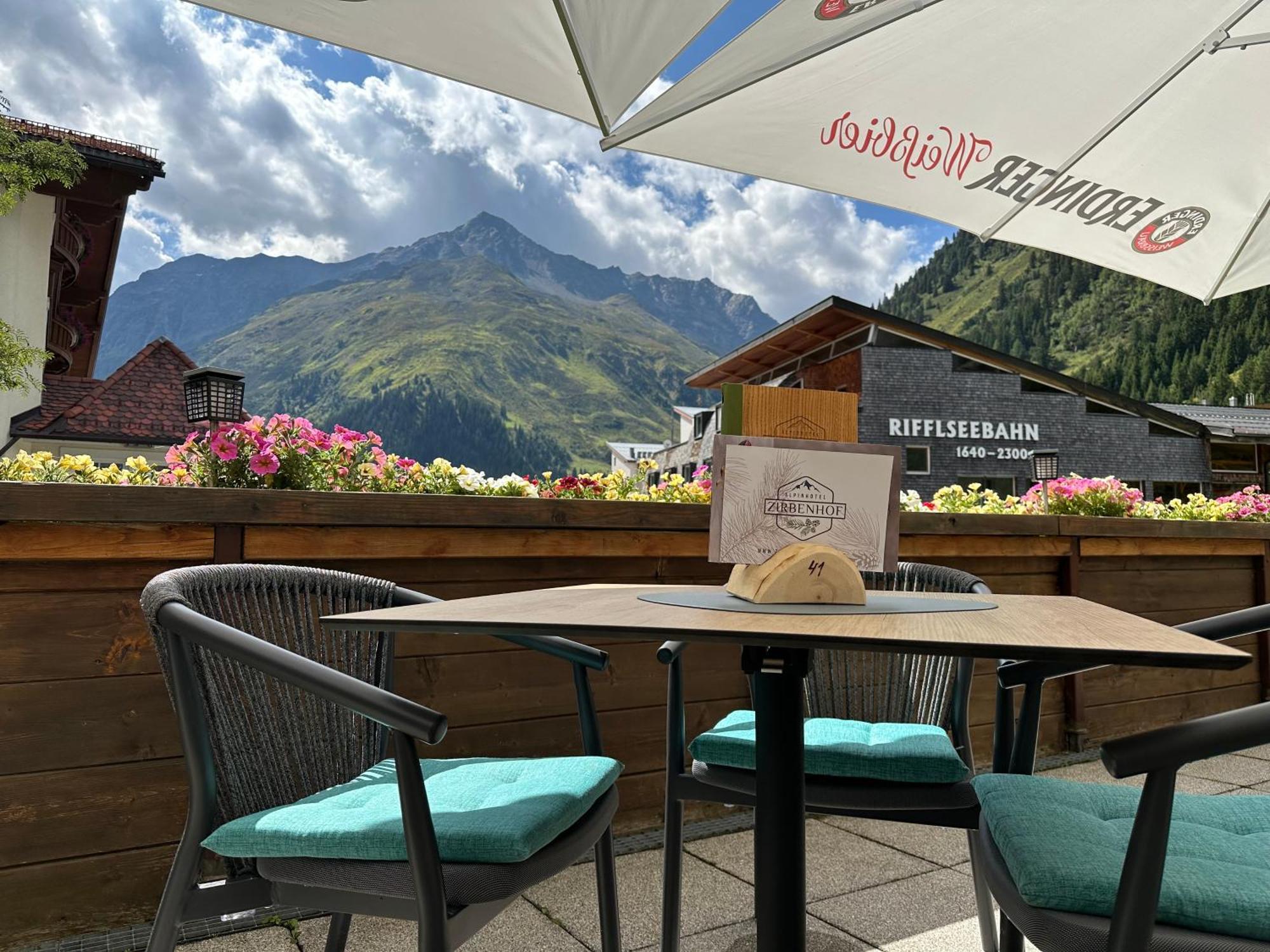 Hotel Zirbenhof Sankt Leonhard im Pitztal Exterior photo